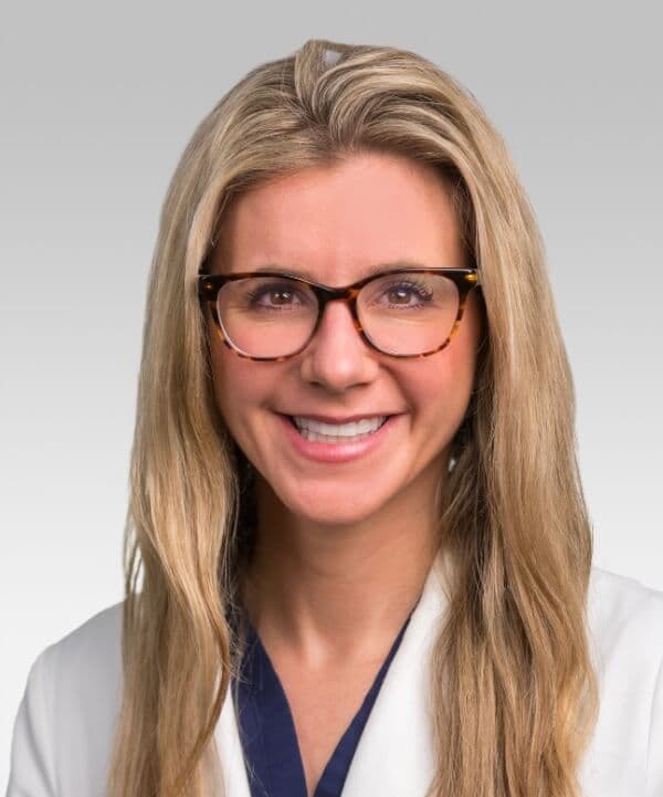Bethany Hughes Headshot