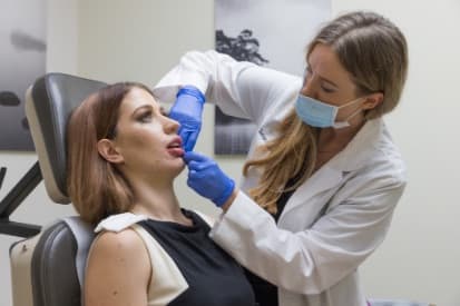woman-getting-lip-filler